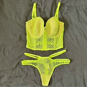 Stunning Victoria's Secret Neon Electric Yellow Zip Corset Bra Set